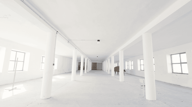 Velký fungující komerční areál v Novém Bydžově (Na pozemku 40.000 m2)-2